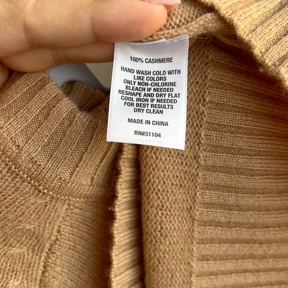 NWT The Limited 100% Cashmere Sweater in Camel (Small) - Picture 5 of 5
